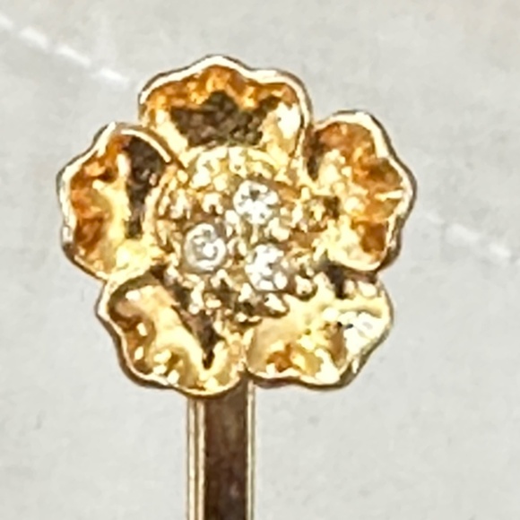 Gold Tone Hair Pin w/Flower & Clear Crystals. Vintage. - Picture 4 of 11